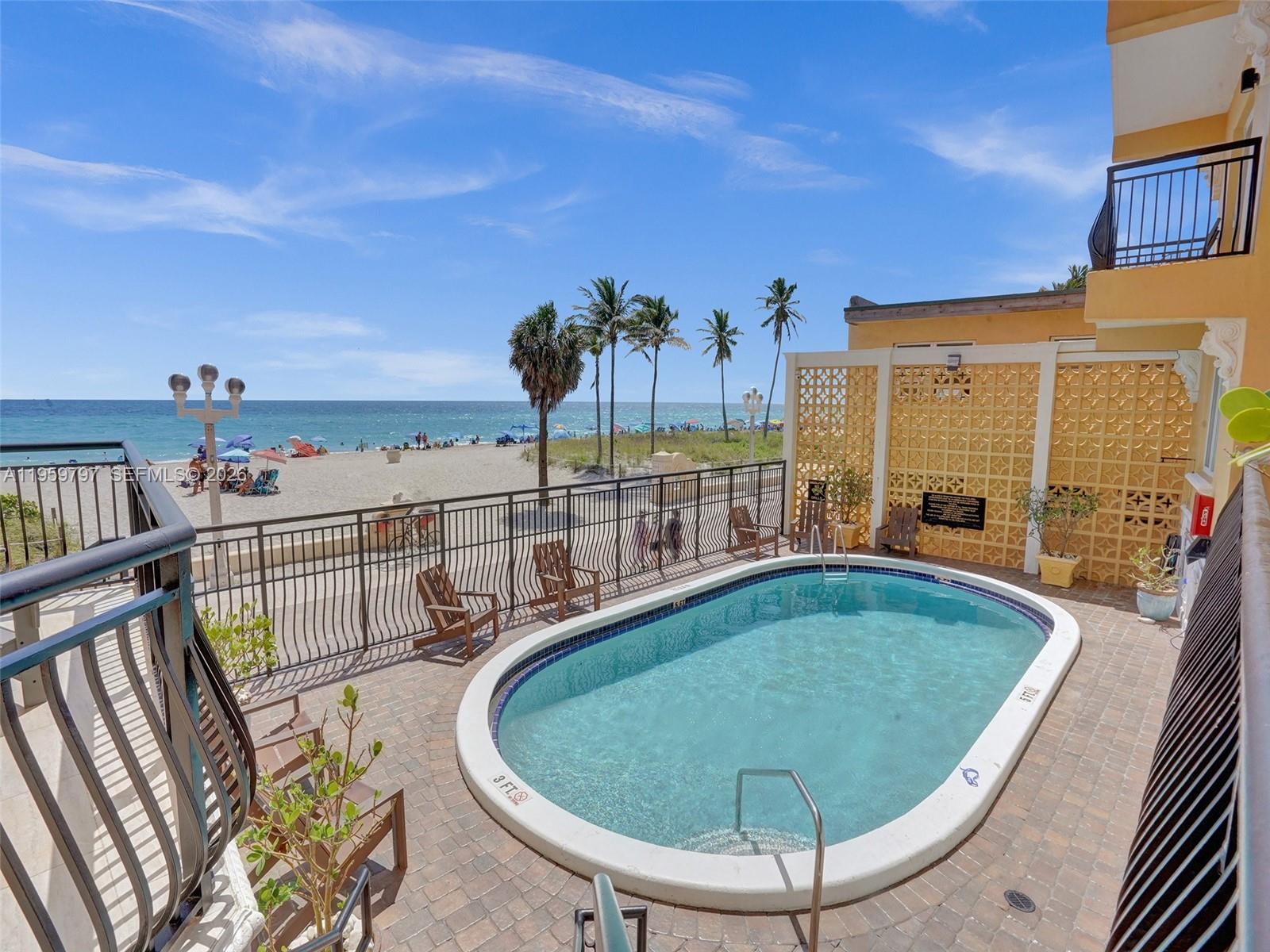 LA PLAYA CONDOMINIUM - Residential