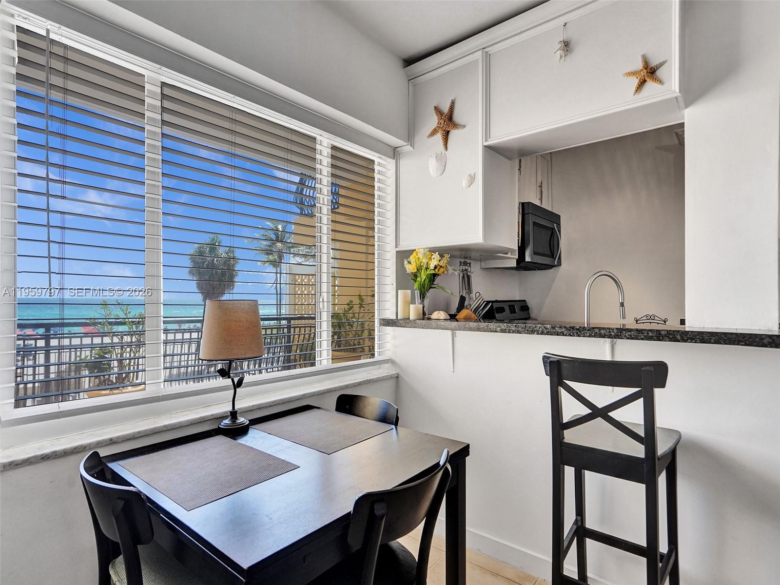 LA PLAYA CONDOMINIUM - Residential