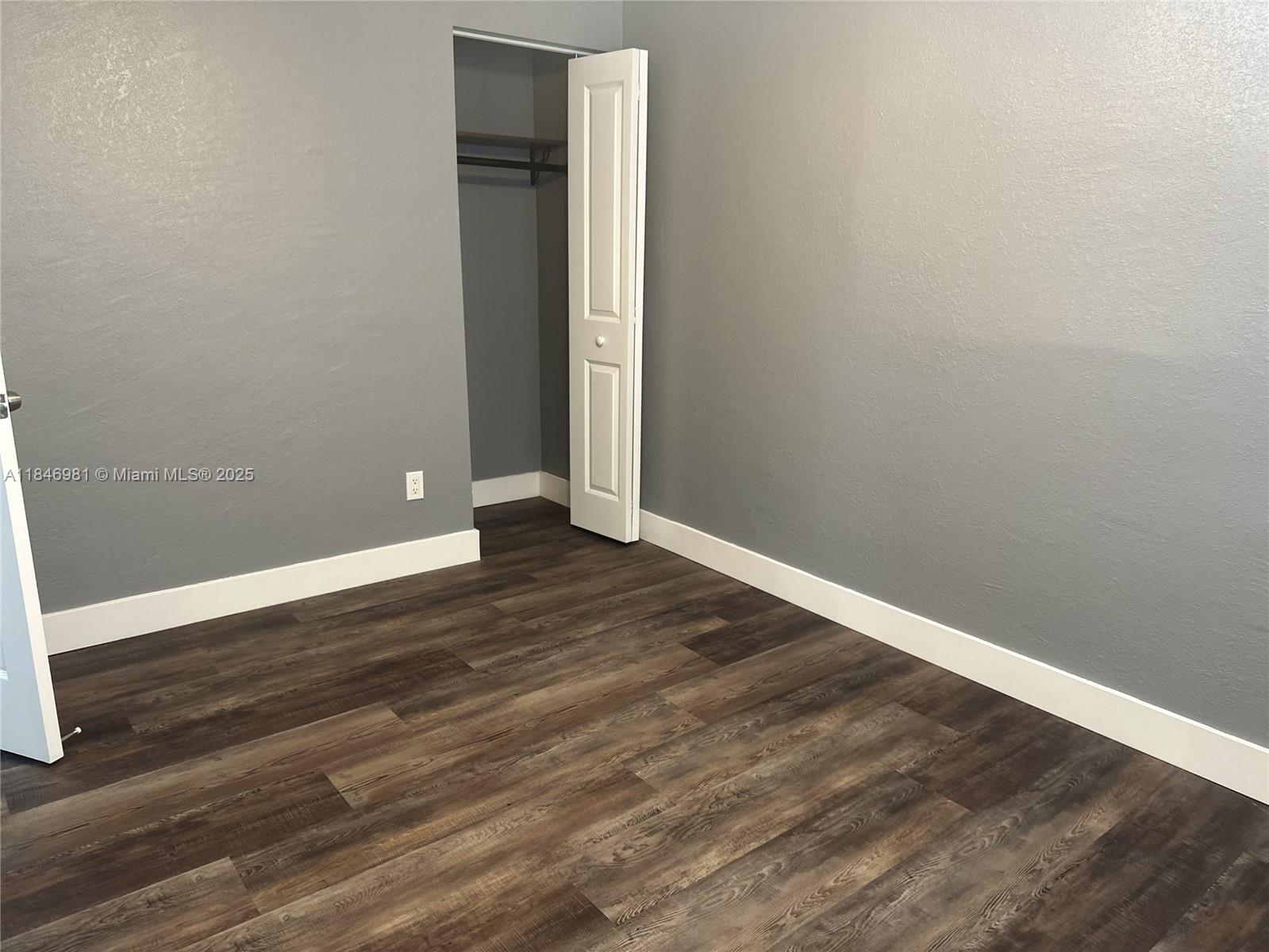 PALM LANE VILLA - Residential