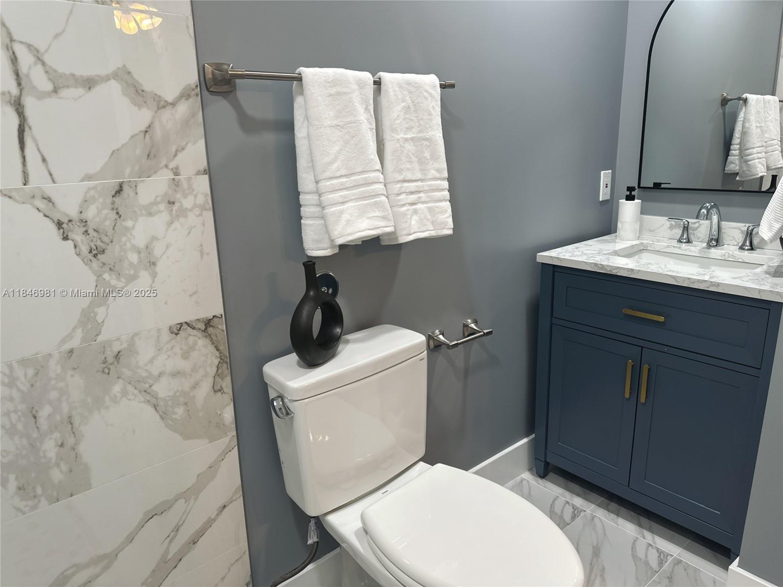 PALM LANE VILLA - Residential