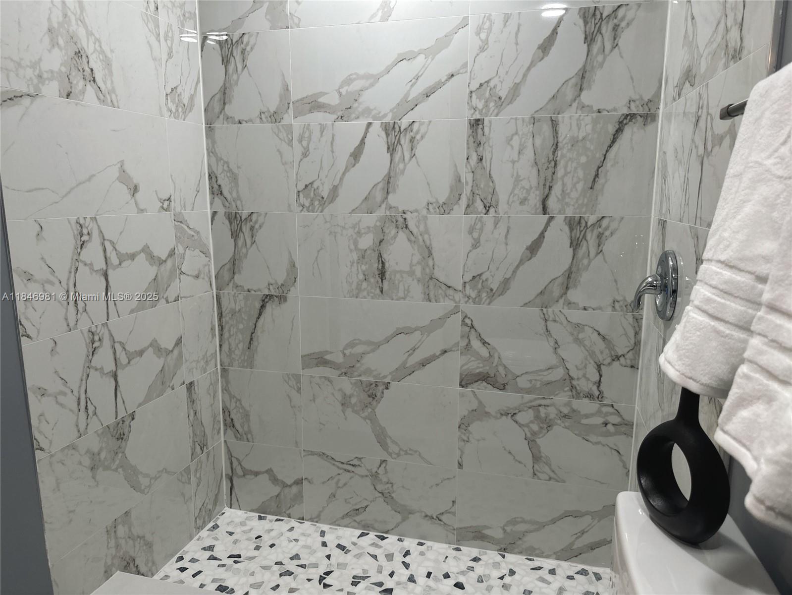 PALM LANE VILLA - Residential