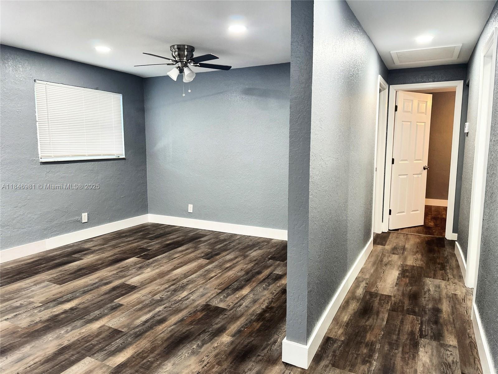 PALM LANE VILLA - Residential