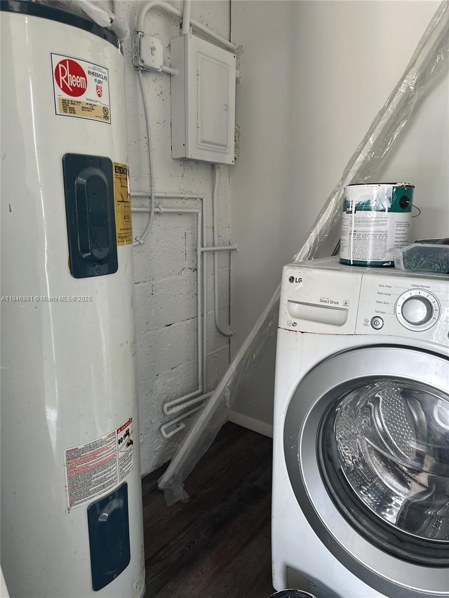 PALM LANE VILLA - Residential