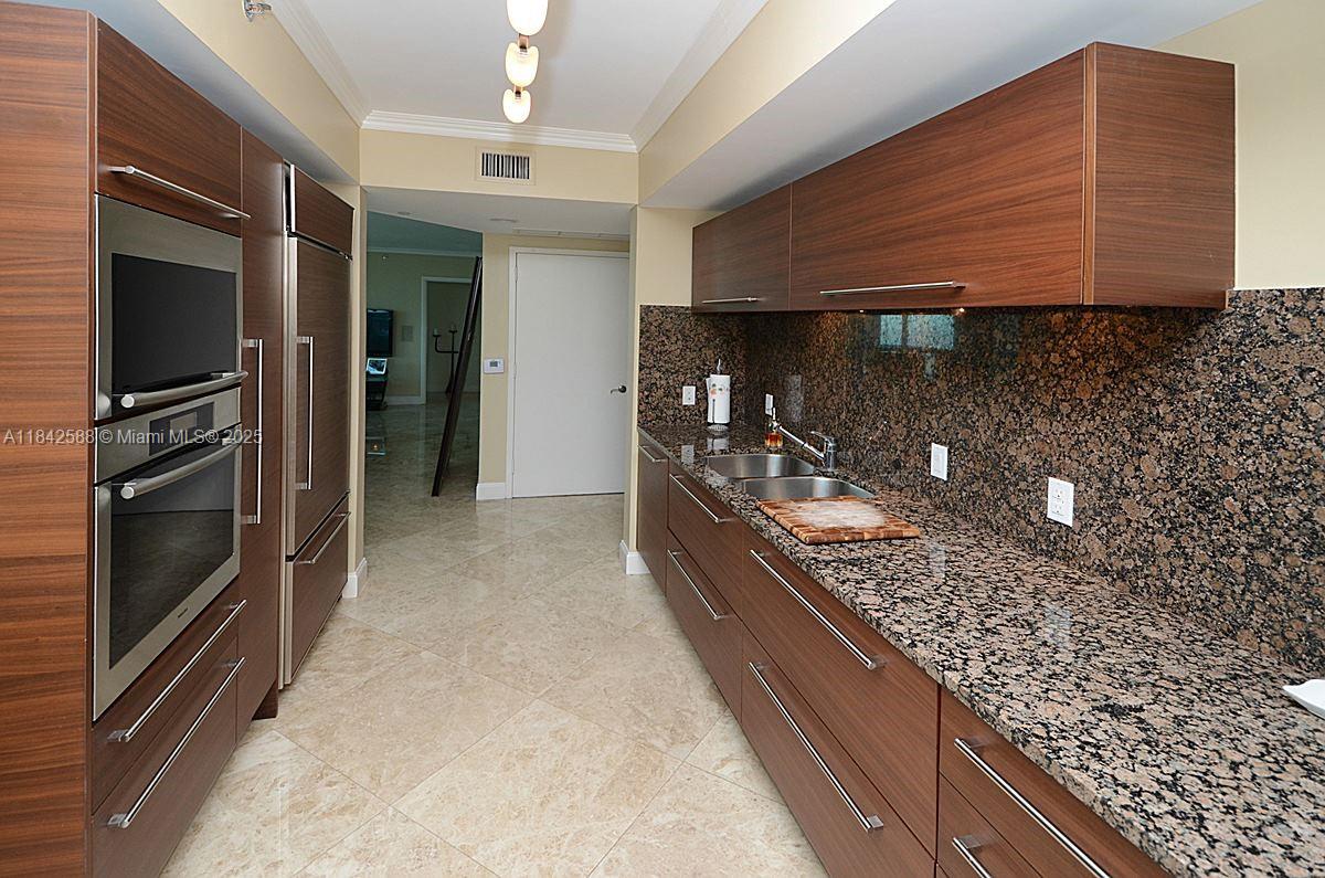 LAS OLAS BEACH CLUB CONDO - Residential Lease