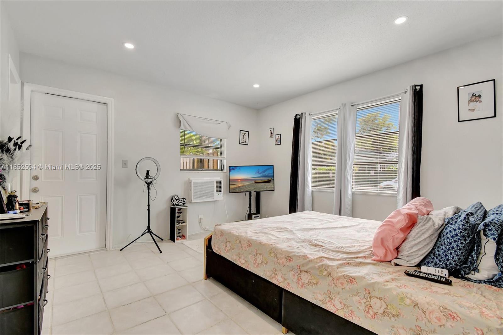 COLEE HAMMOCK - Residential Income