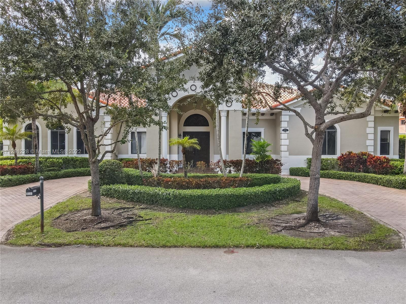 One-story Mansion with pool! 6 bed 5.5 bath full of upgrades on a 17,115 Sq.Ft fenced lot. Every detail was selected, from SS top appliances and light fixtures to an Oasis outdoor area, large terrace looking to stunning pool/Jacuzzi, with heated and salt system, the perfect combination for full relaxation or family gatherings. The lease includes Alarm, cable, internet, pool, garden ain't, and access to the Clubhouse. Come and enjoy living in a resort-style community full of fun activities and 24/7 security patrol, which makes Cutler Cay the best place to live in Florida!