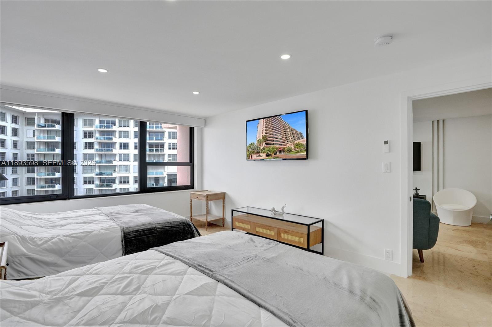 THE ALEXANDER CONDO - Residential