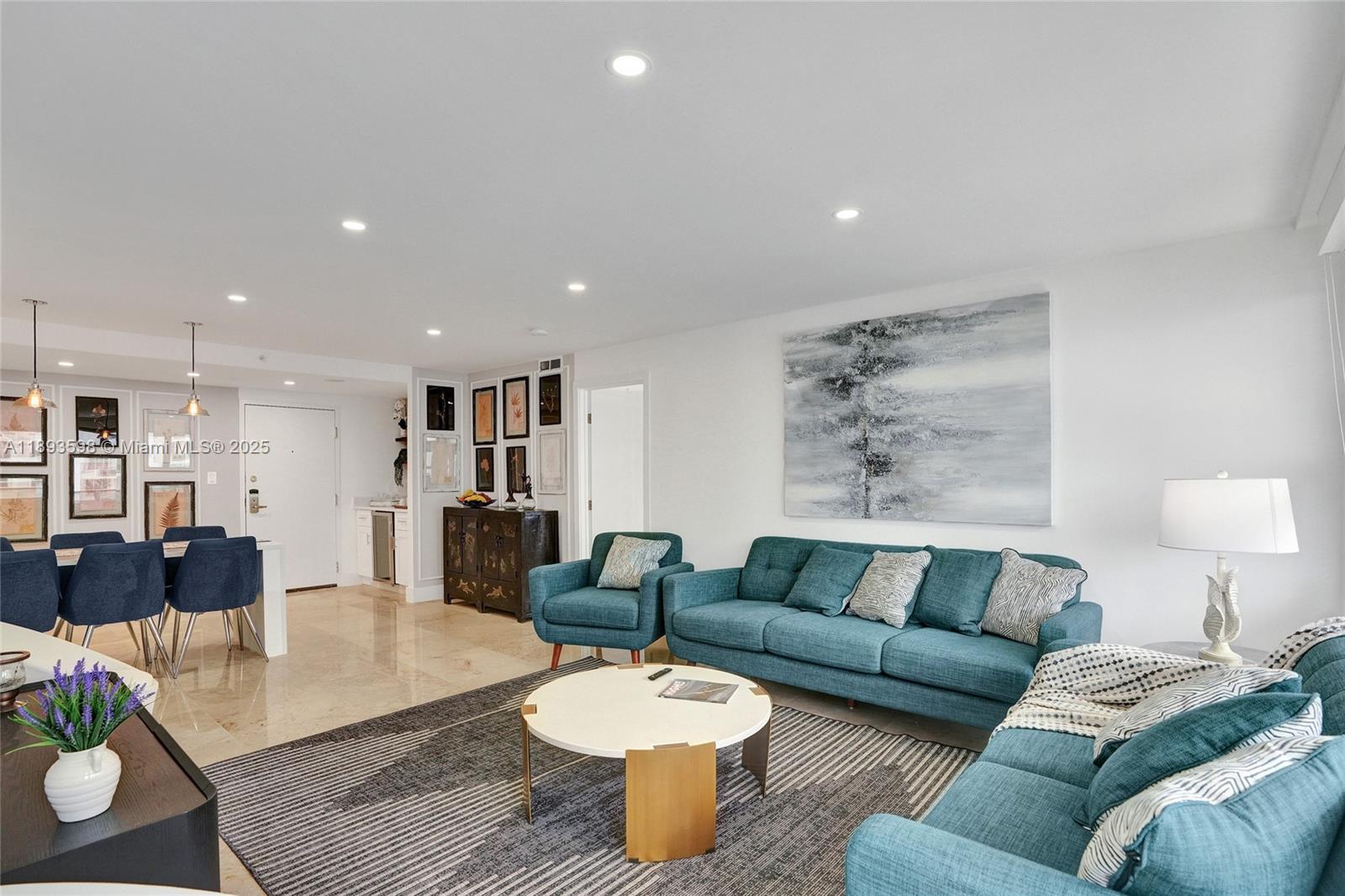THE ALEXANDER CONDO - Residential