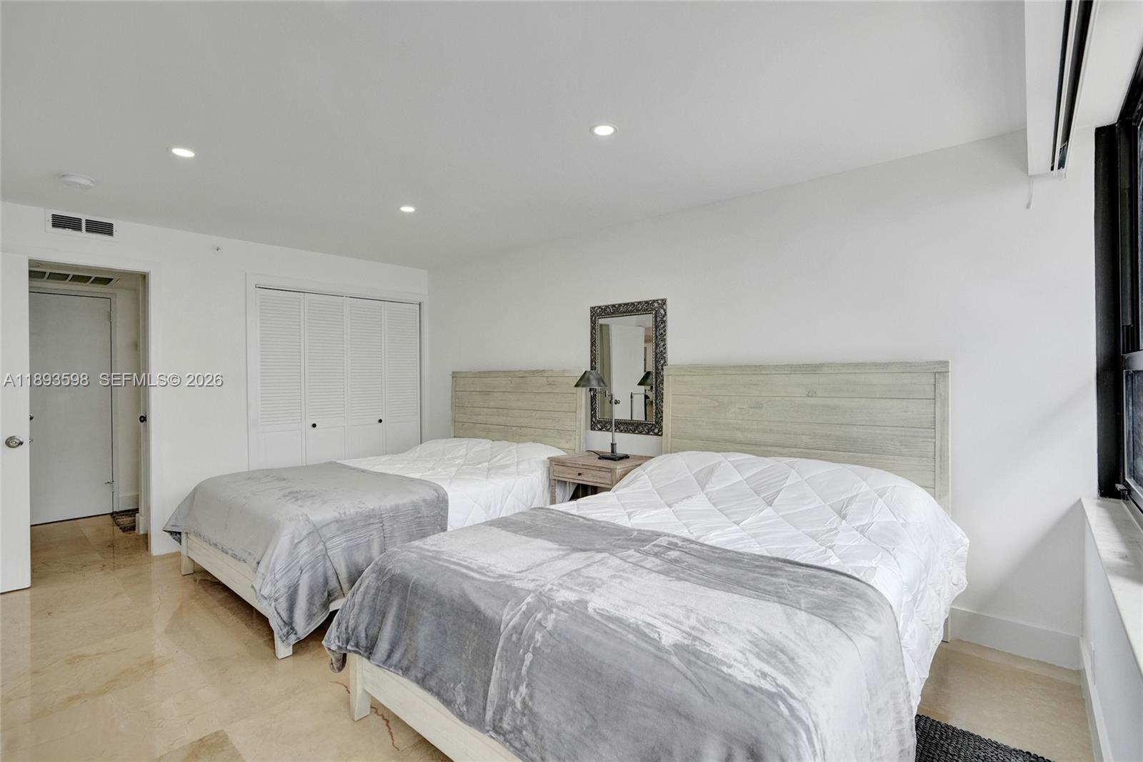 THE ALEXANDER CONDO - Residential