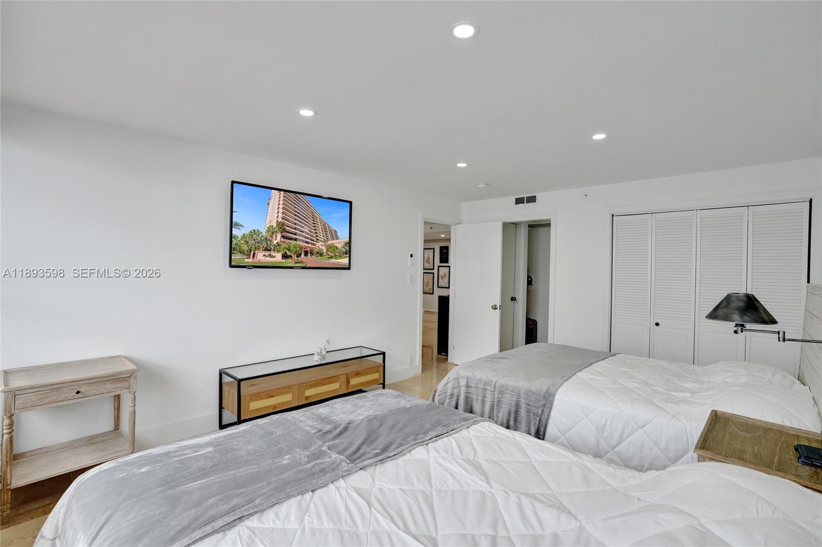 THE ALEXANDER CONDO - Residential