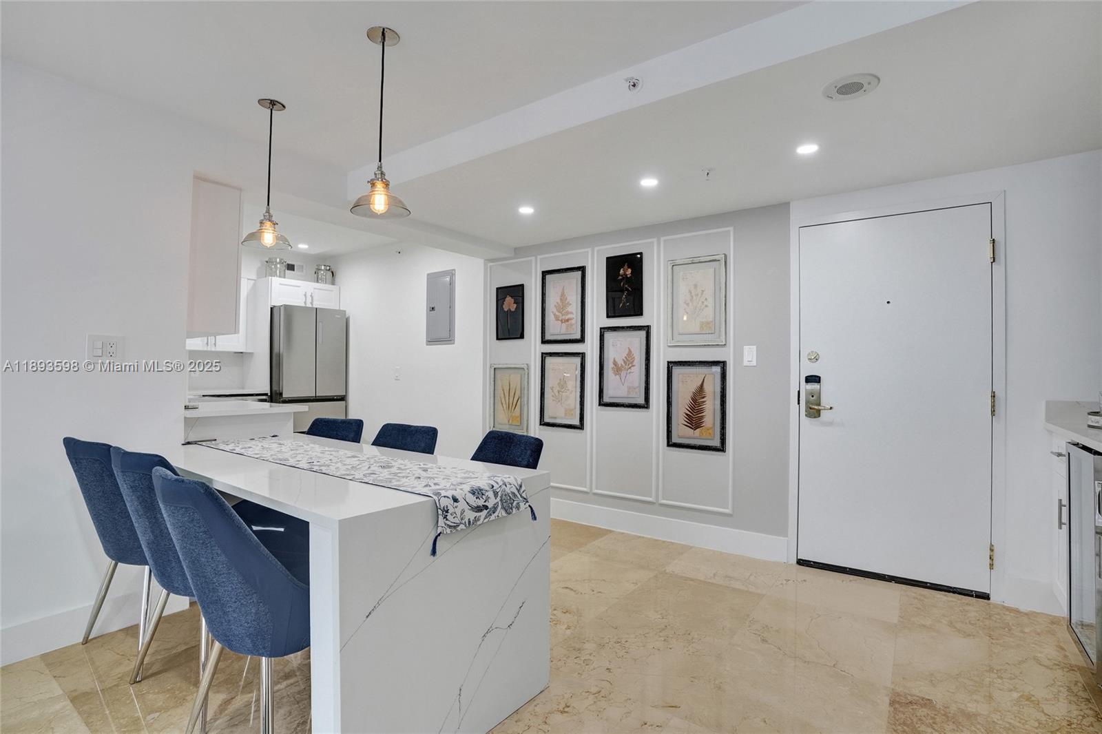 THE ALEXANDER CONDO - Residential