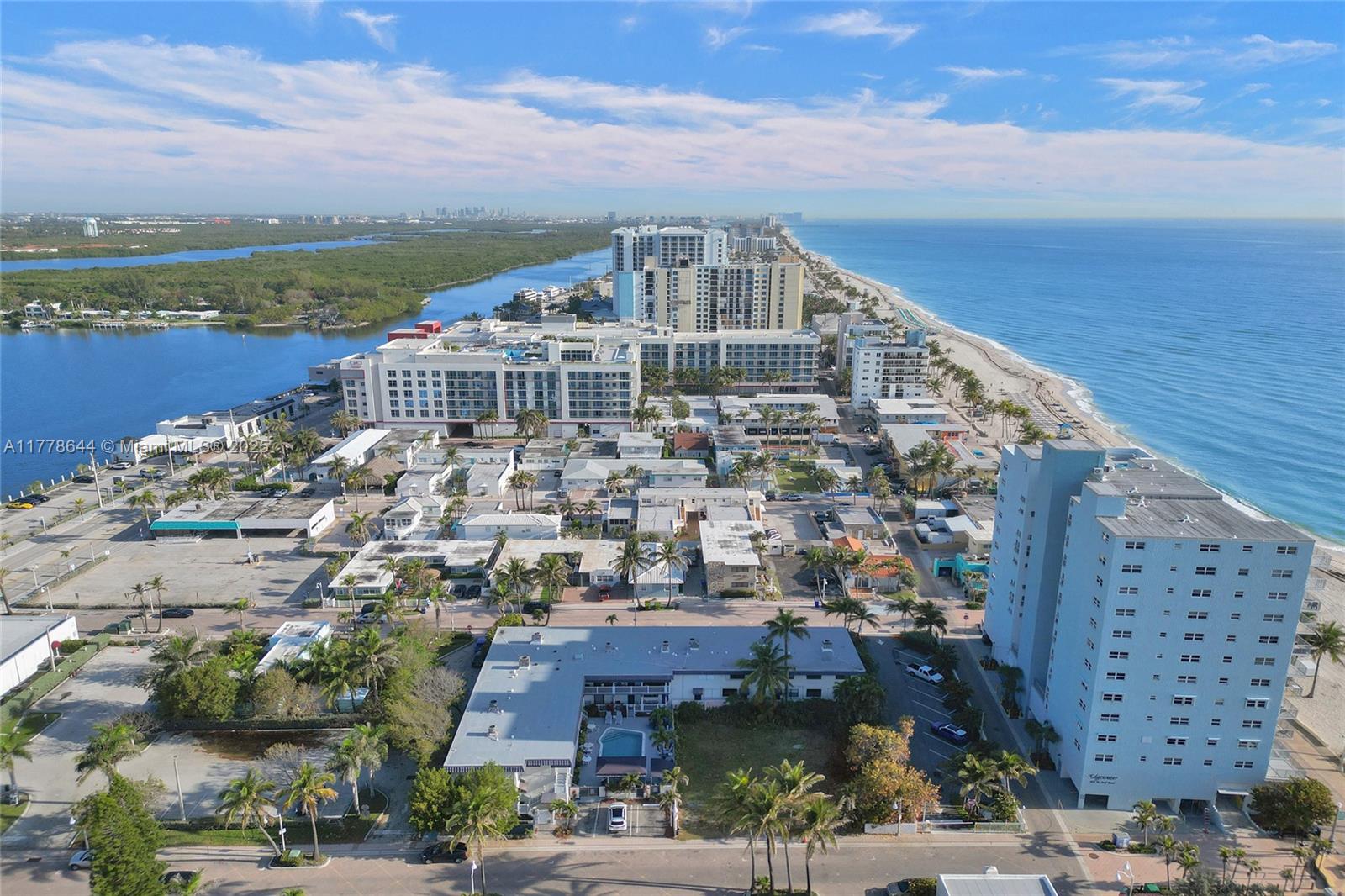 Property for Sale at 322 Taylor St 1D, Hollywood, Broward County, Florida - Bedrooms: 1 
Bathrooms: 1  - $305,000