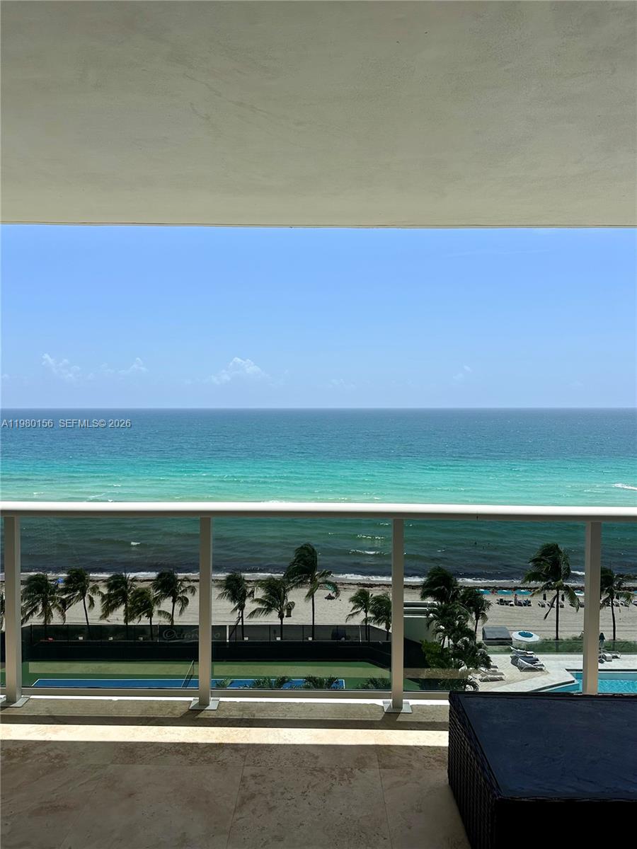 19111 Collins Ave 803