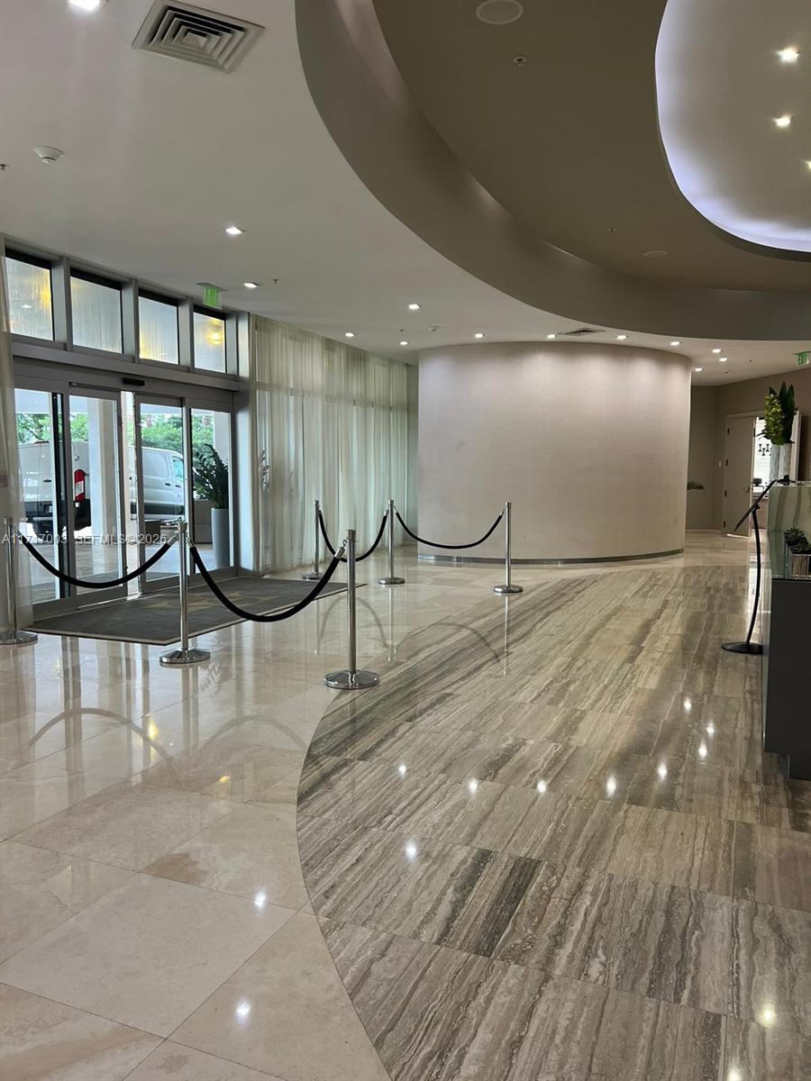 HARBOUR HOUSE - Residential