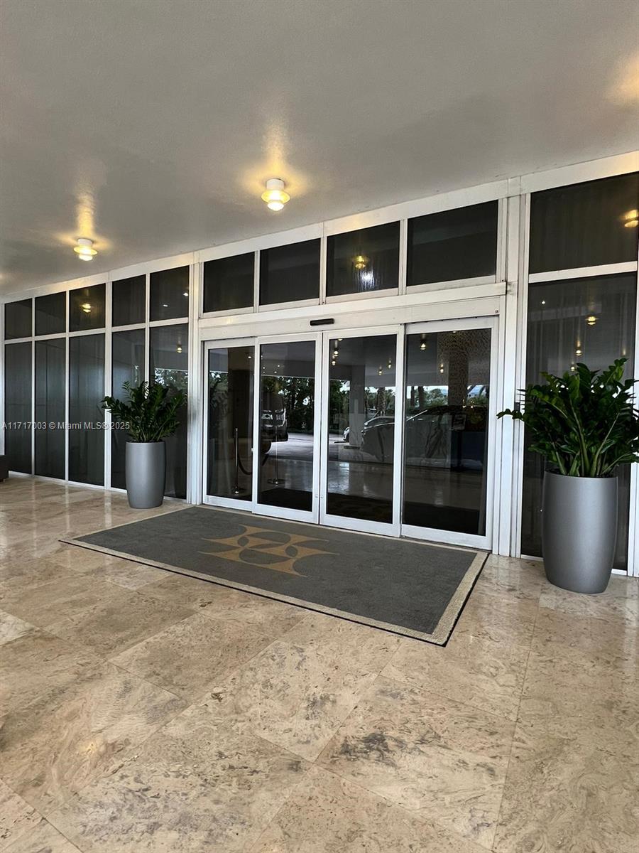 HARBOUR HOUSE - Residential