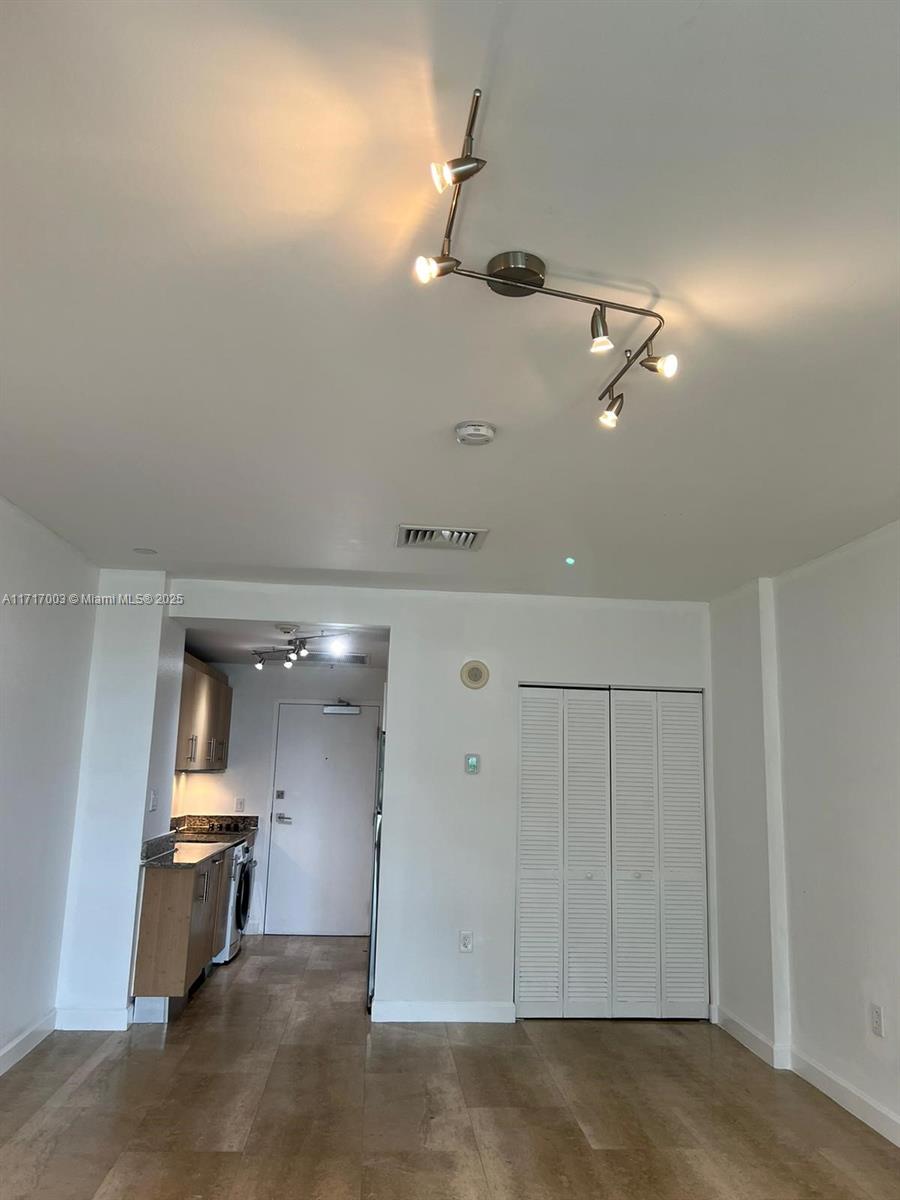 HARBOUR HOUSE - Residential