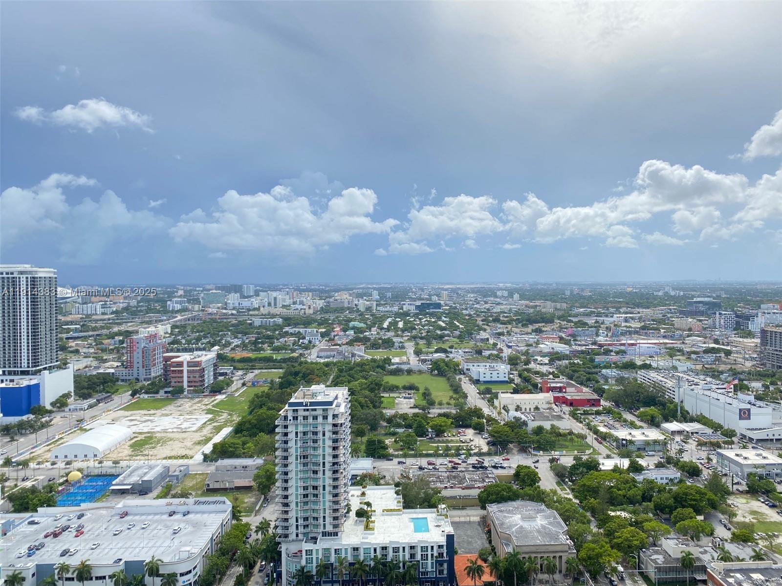 1800 CLUB CONDO - Residential Lease