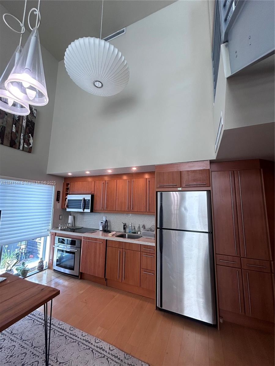 7744 Collins Ave 21