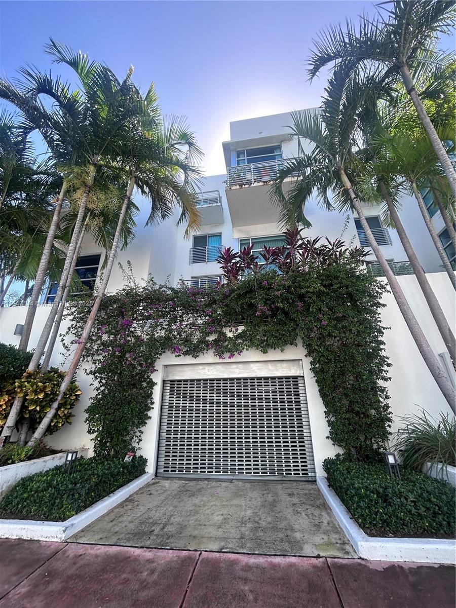 7744 Collins Ave 21