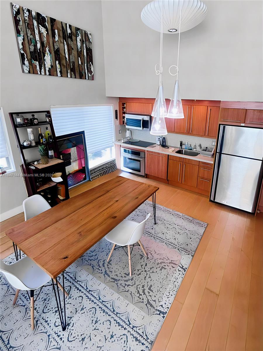7744 Collins Ave 21