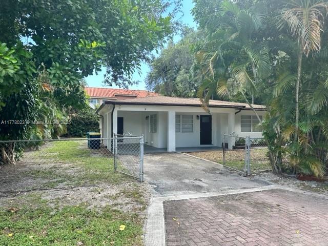 Rental Property at 5084 Sw 24th Ave, Dania Beach, Miami-Dade County, Florida - Bedrooms: 3 
Bathrooms: 2  - $3,000 MO.