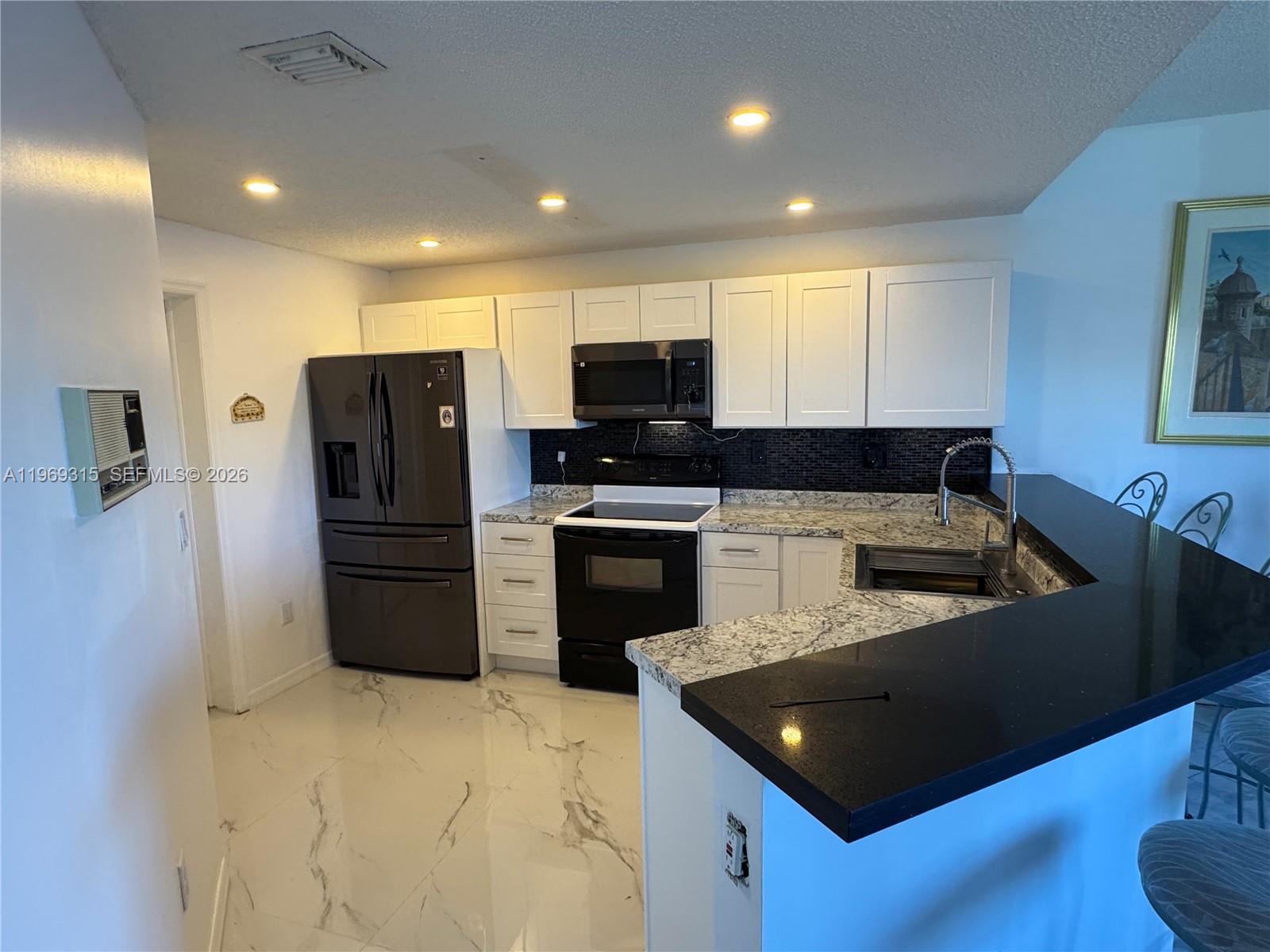 IMPERIAL GROUP - Residential