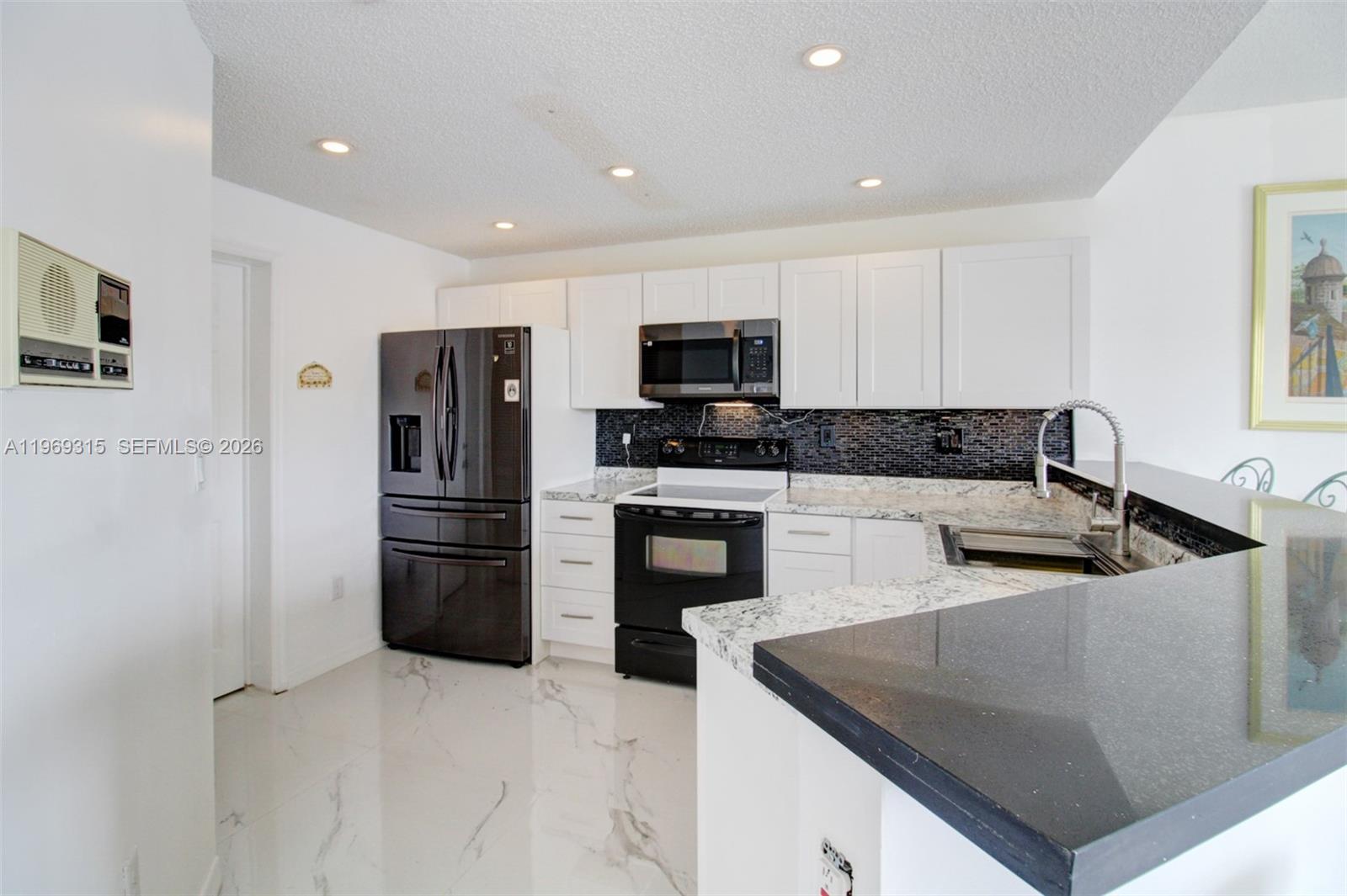 IMPERIAL GROUP - Residential