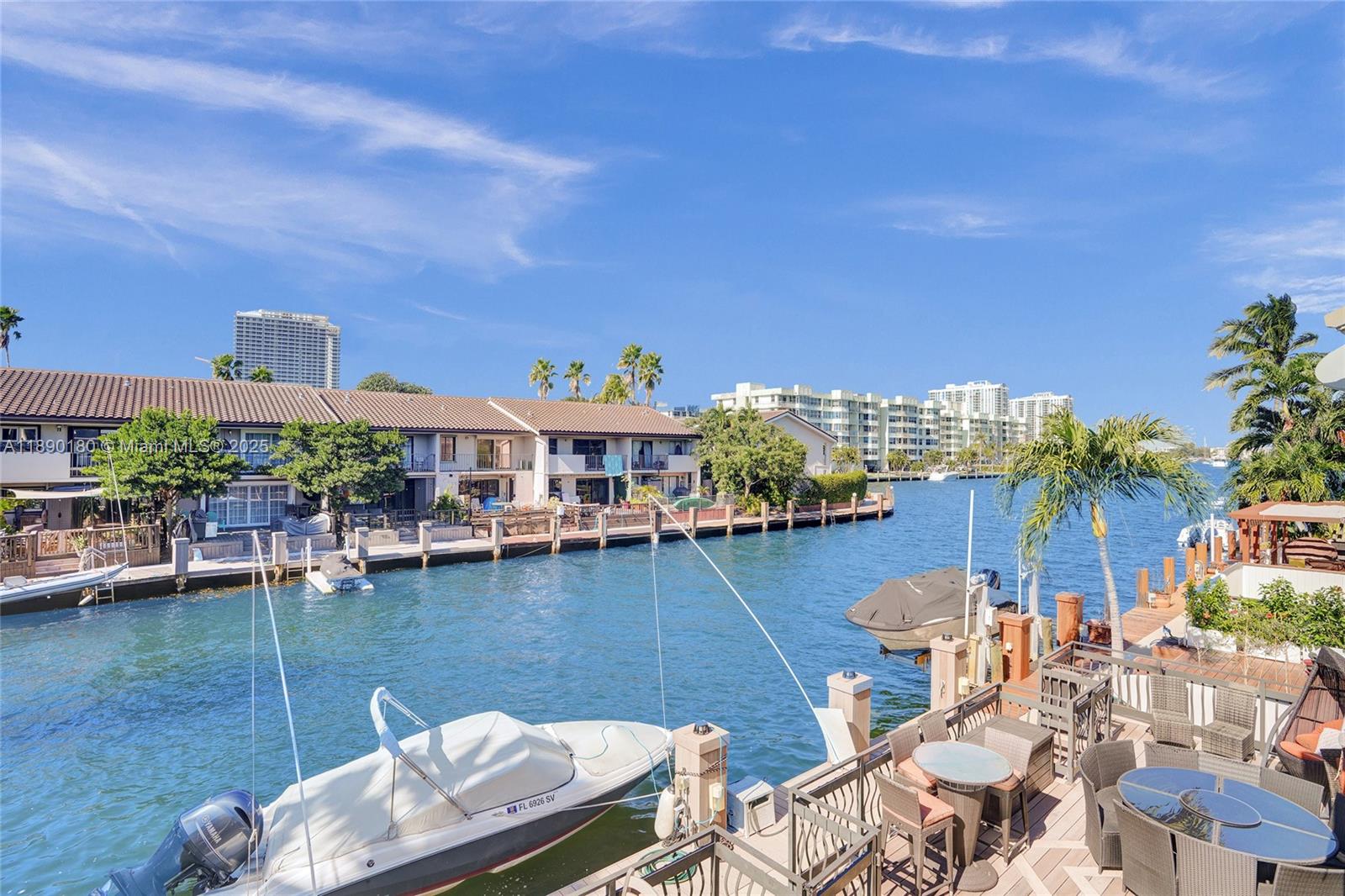 LEEWARD POINT - Residential