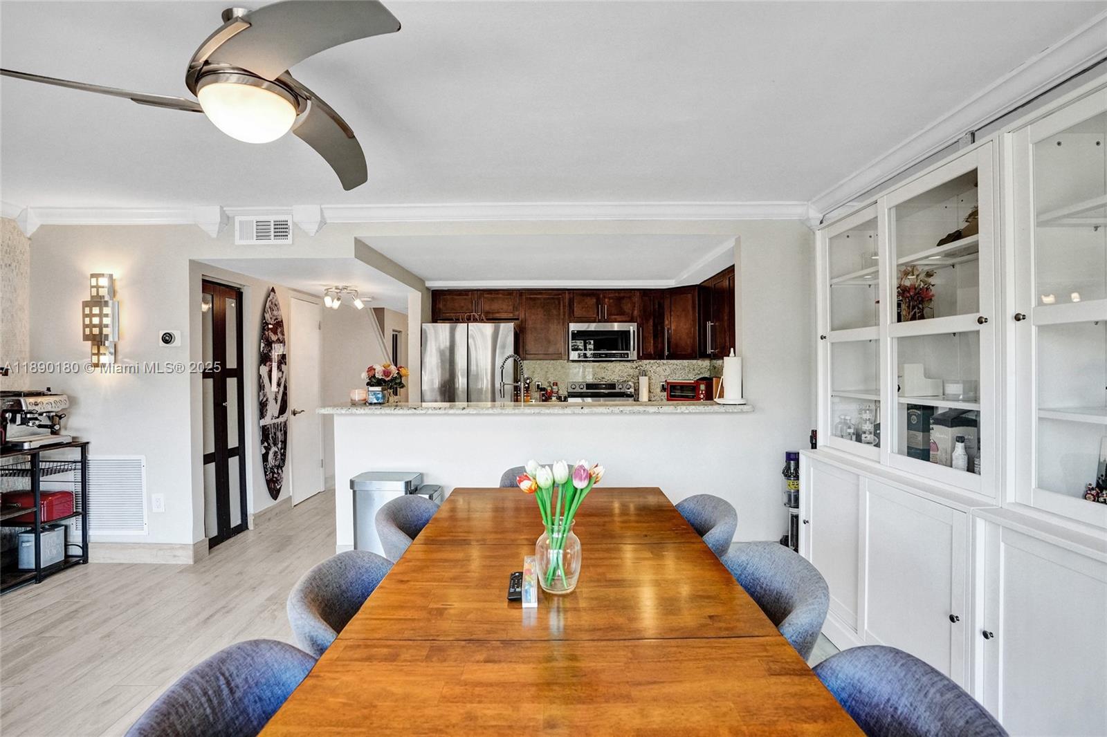 LEEWARD POINT - Residential