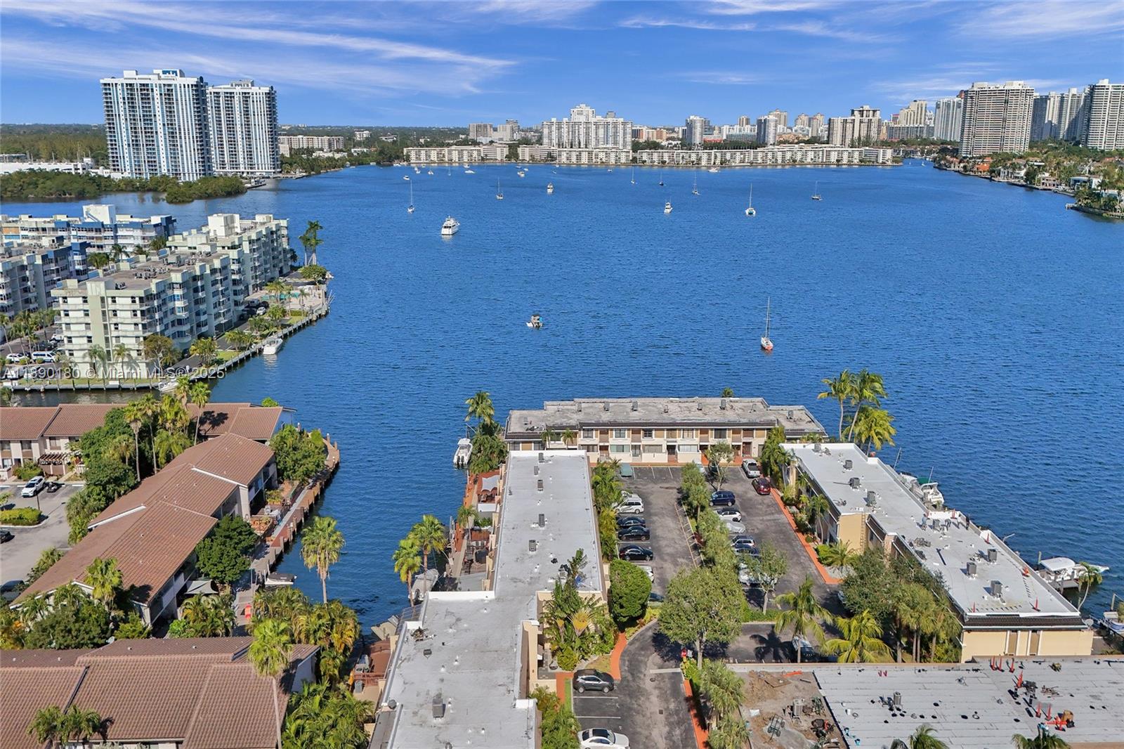 LEEWARD POINT - Residential