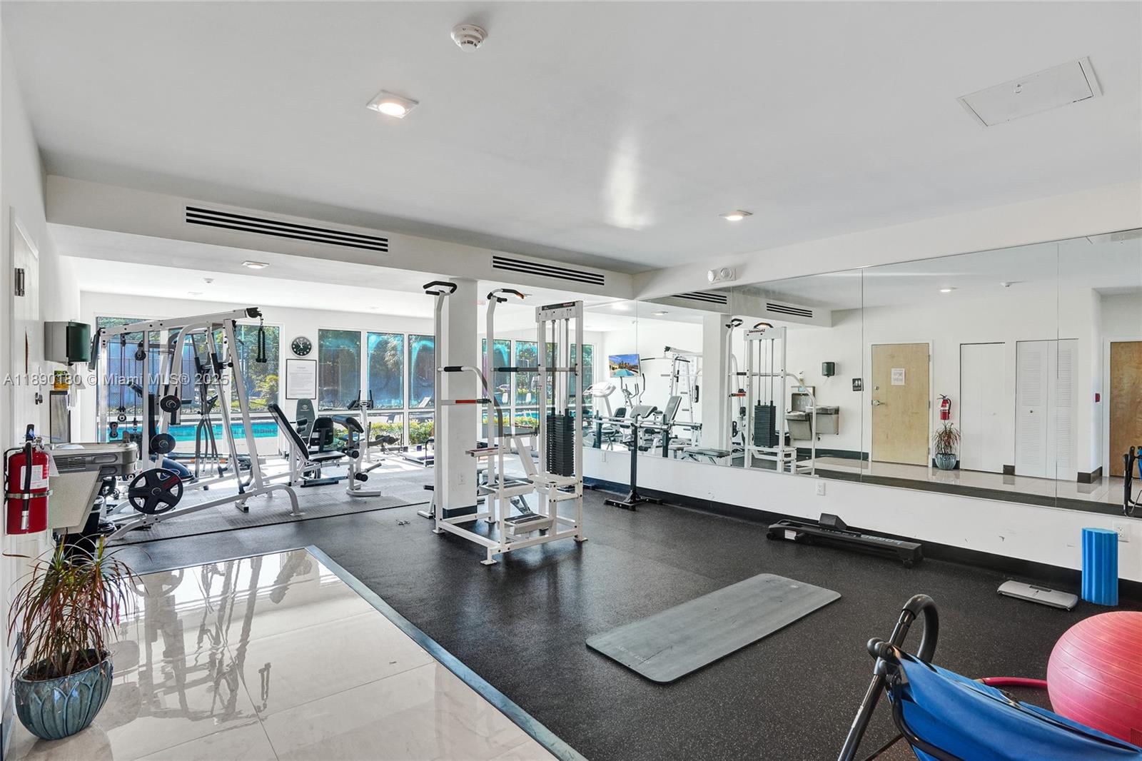 LEEWARD POINT - Residential