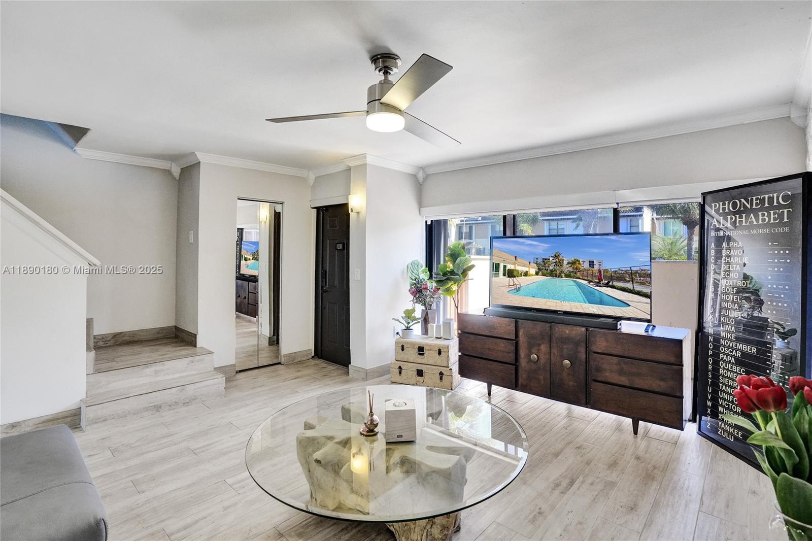 LEEWARD POINT - Residential