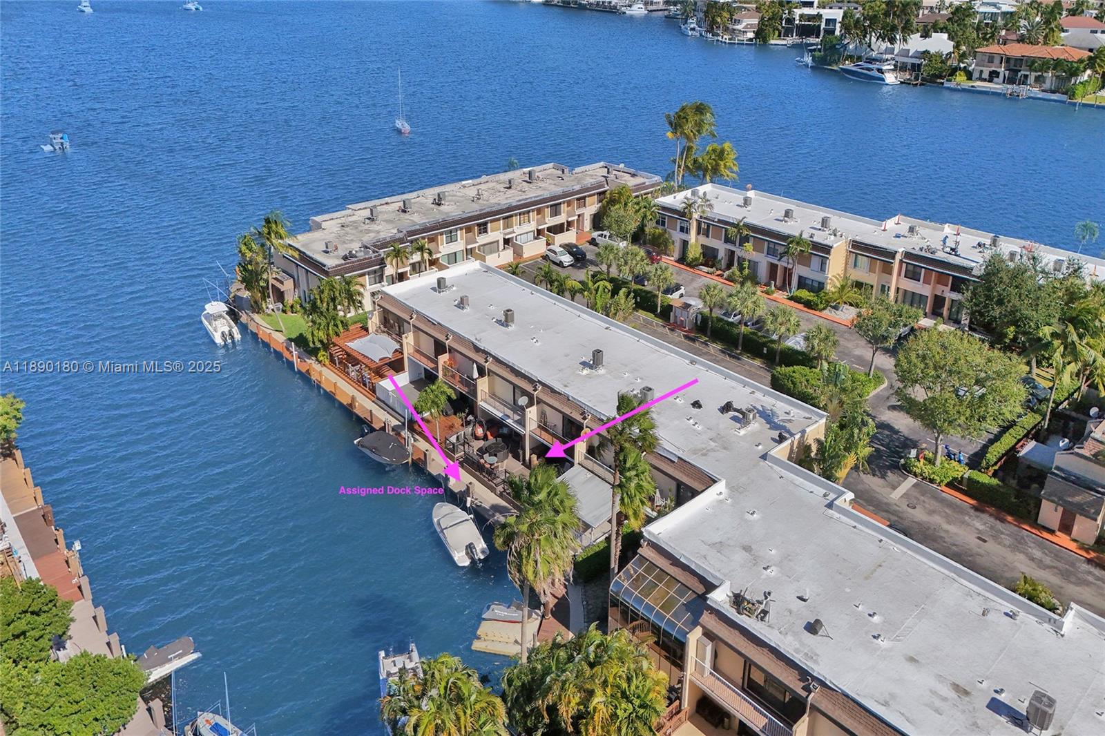 LEEWARD POINT - Residential