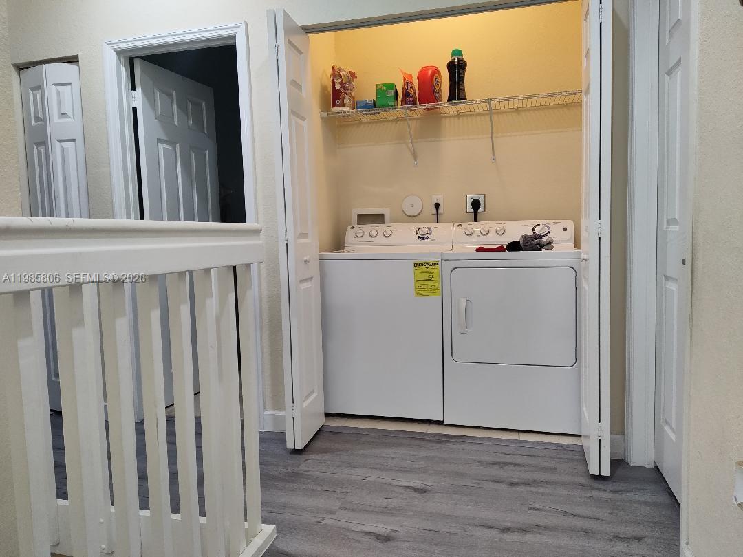 KENDALL COMMONS TOWNHOMES - Residential Lease