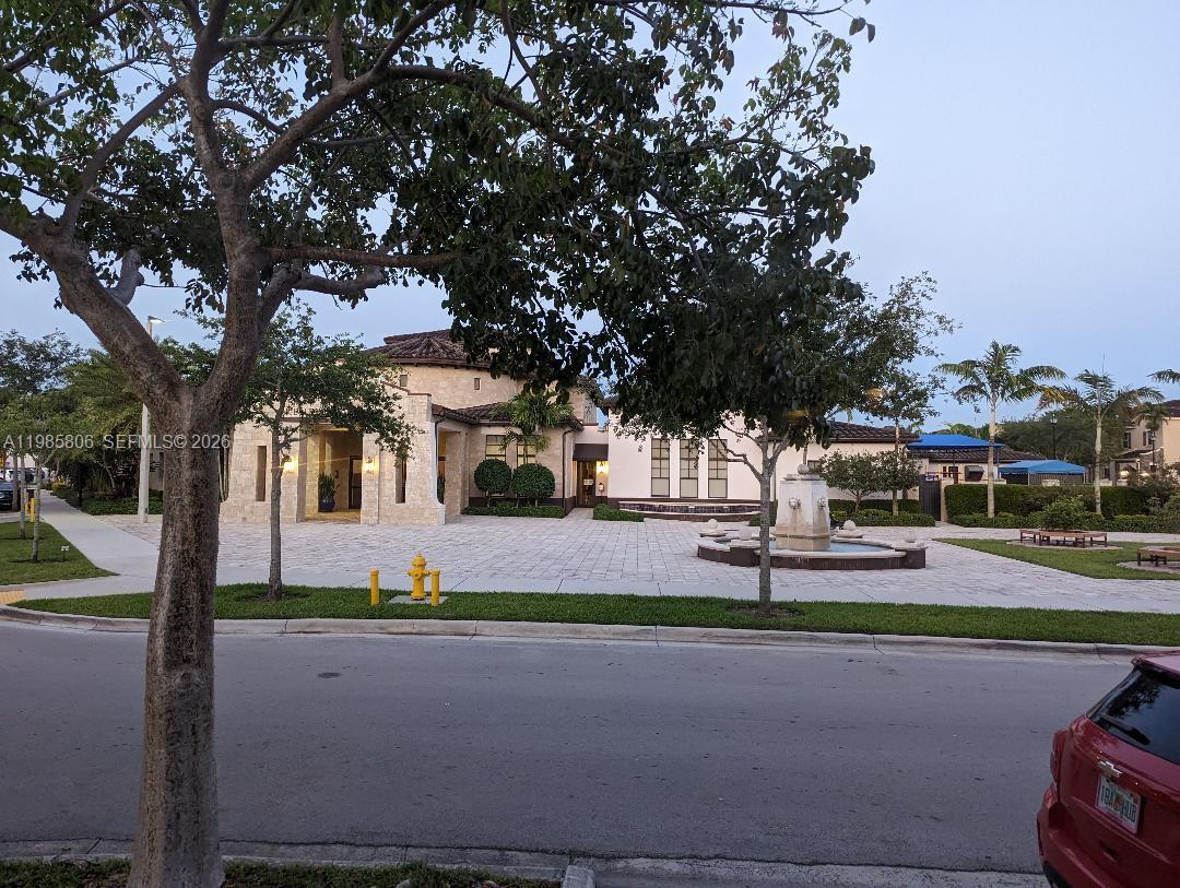 KENDALL COMMONS TOWNHOMES - Residential Lease