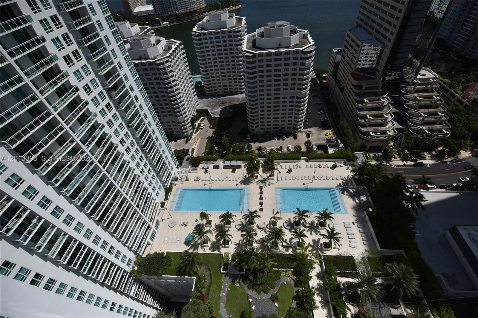 THE PLAZA 901 BRICKELL CO - Residential Lease