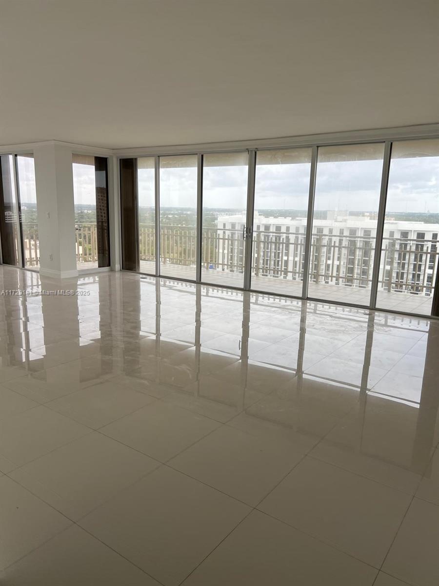 JOCKEY CLUB III - Residential
