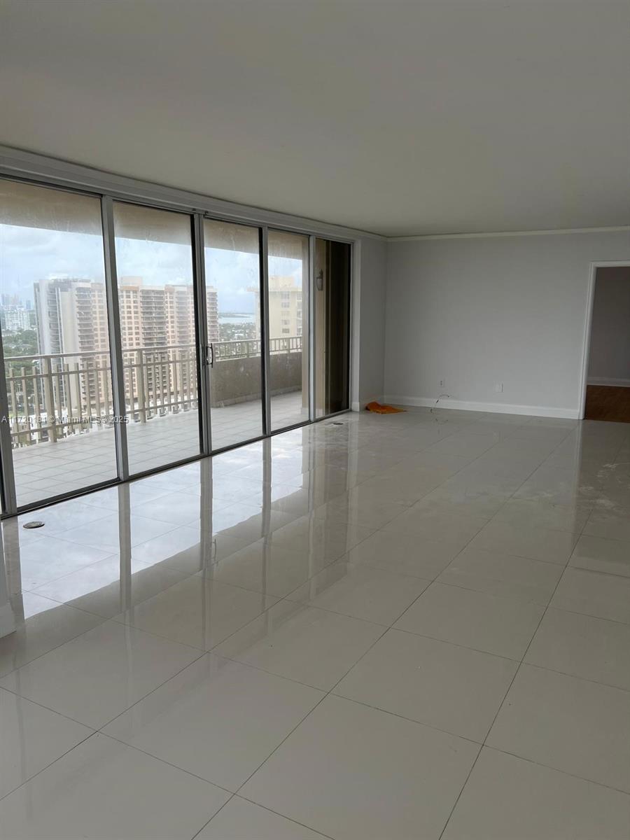 JOCKEY CLUB III - Residential