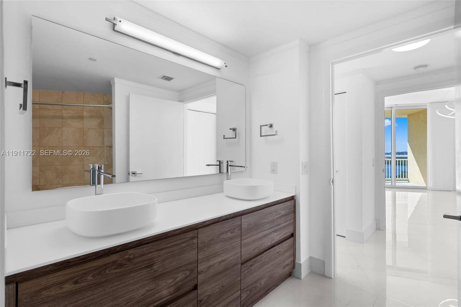 THE METROPOLITAN CONDO - Residential