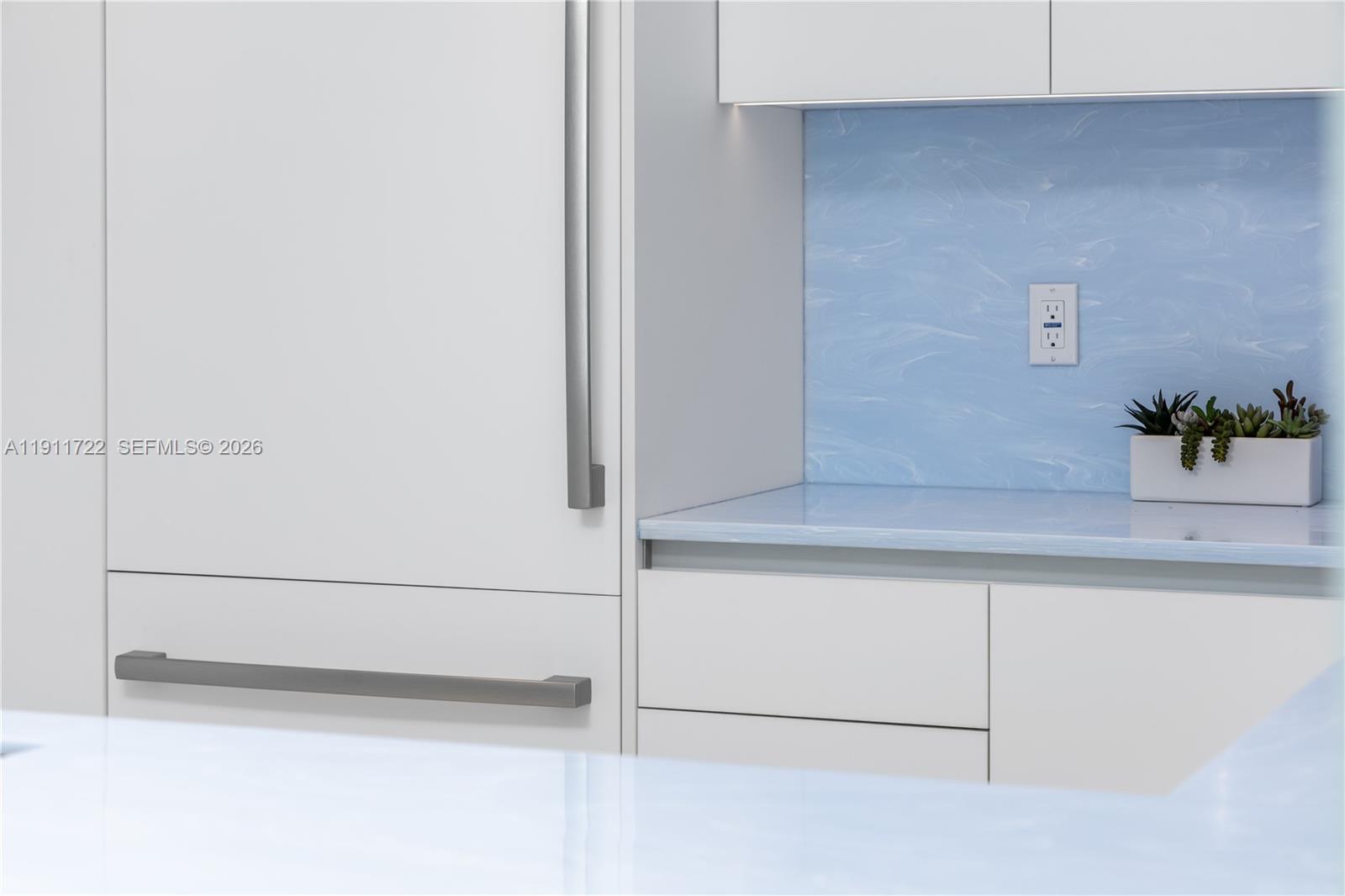 THE METROPOLITAN CONDO - Residential