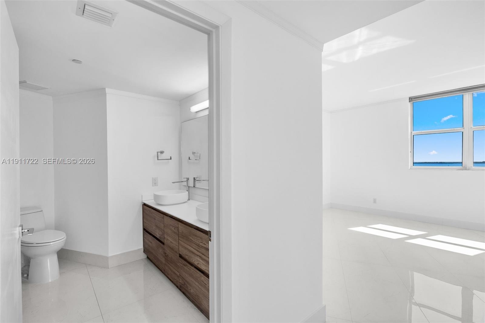 THE METROPOLITAN CONDO - Residential