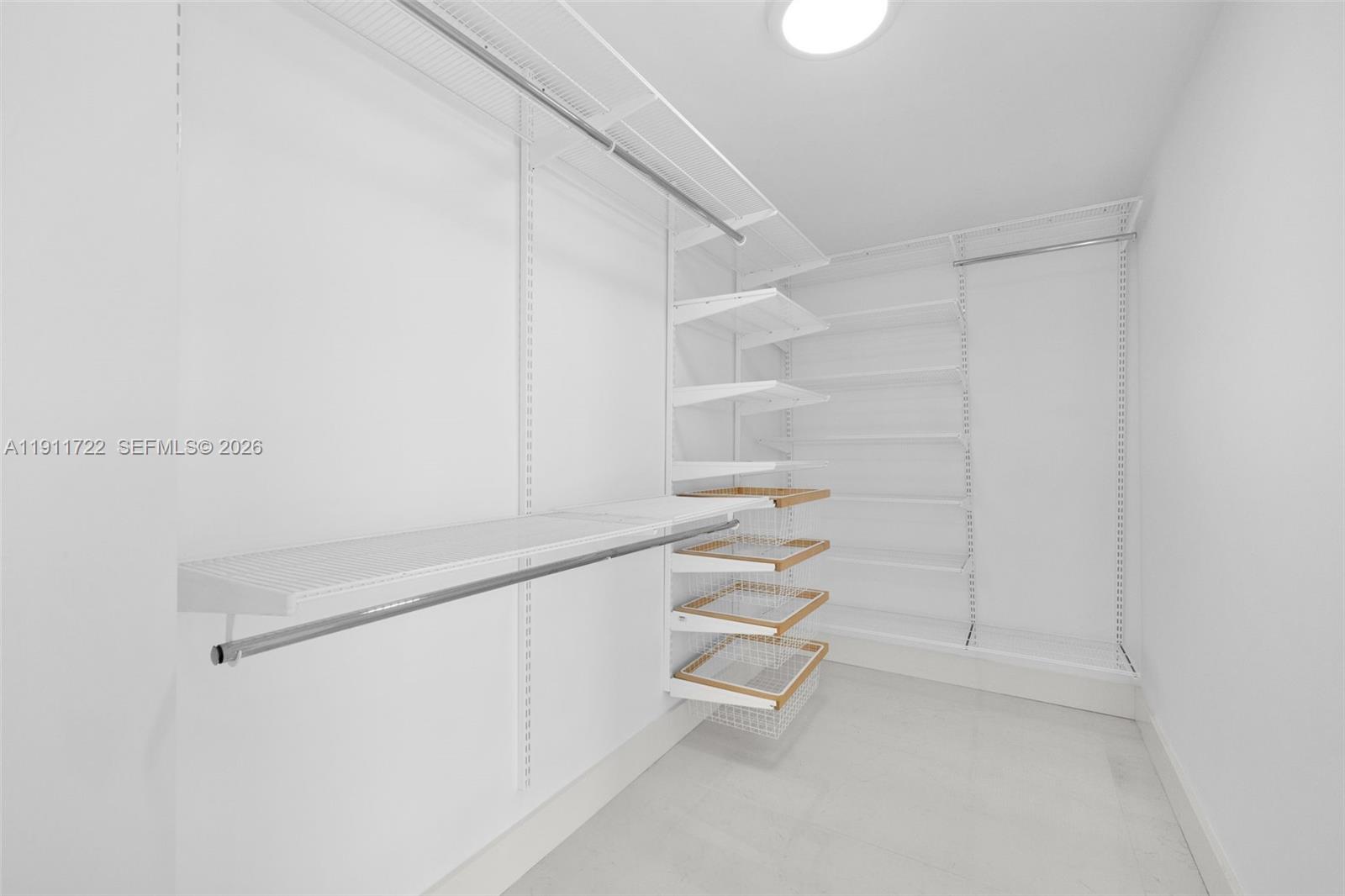 THE METROPOLITAN CONDO - Residential