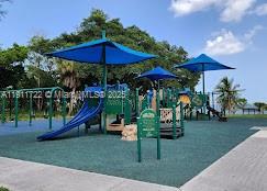 THE METROPOLITAN CONDO - Residential