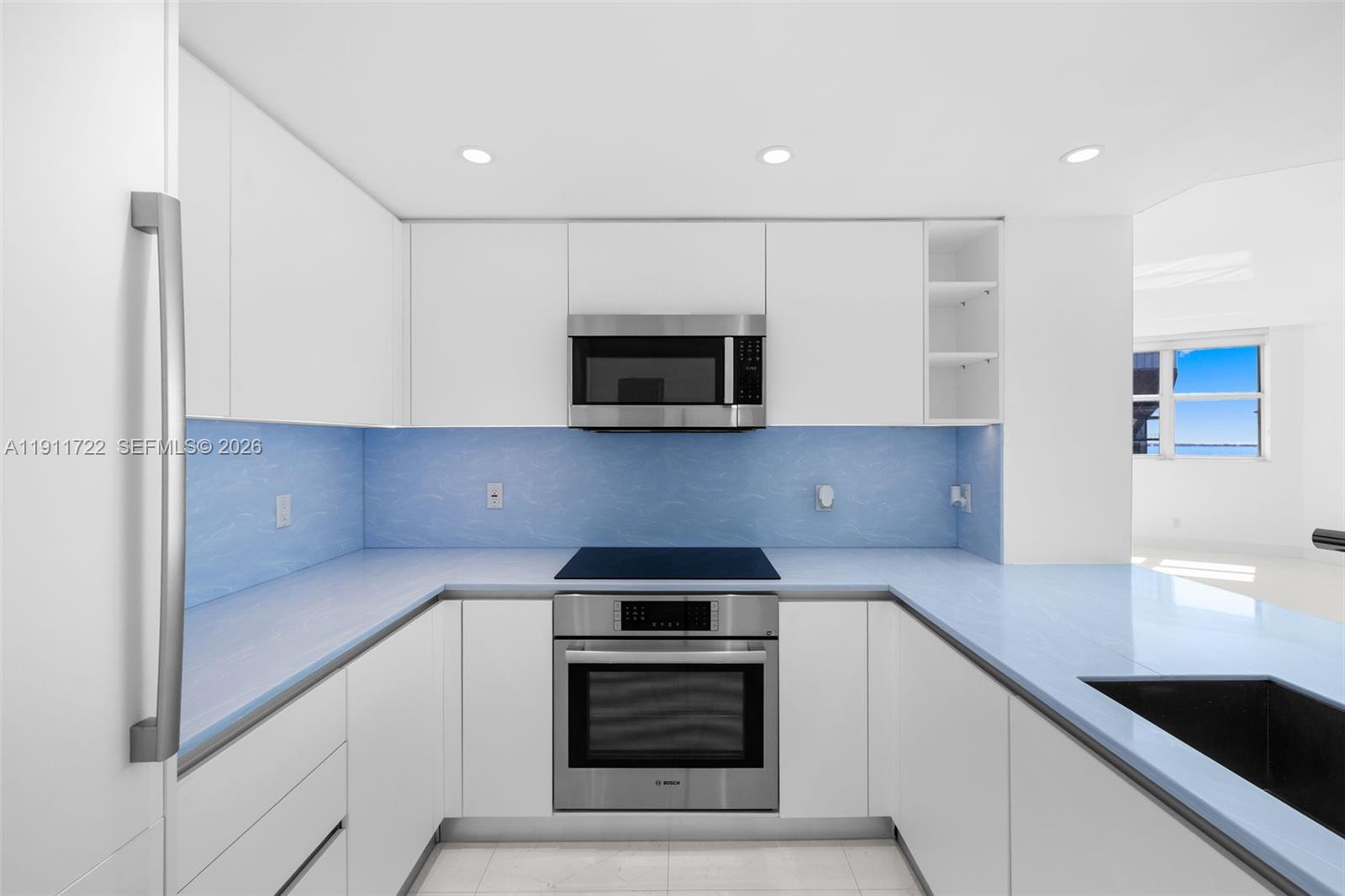 THE METROPOLITAN CONDO - Residential