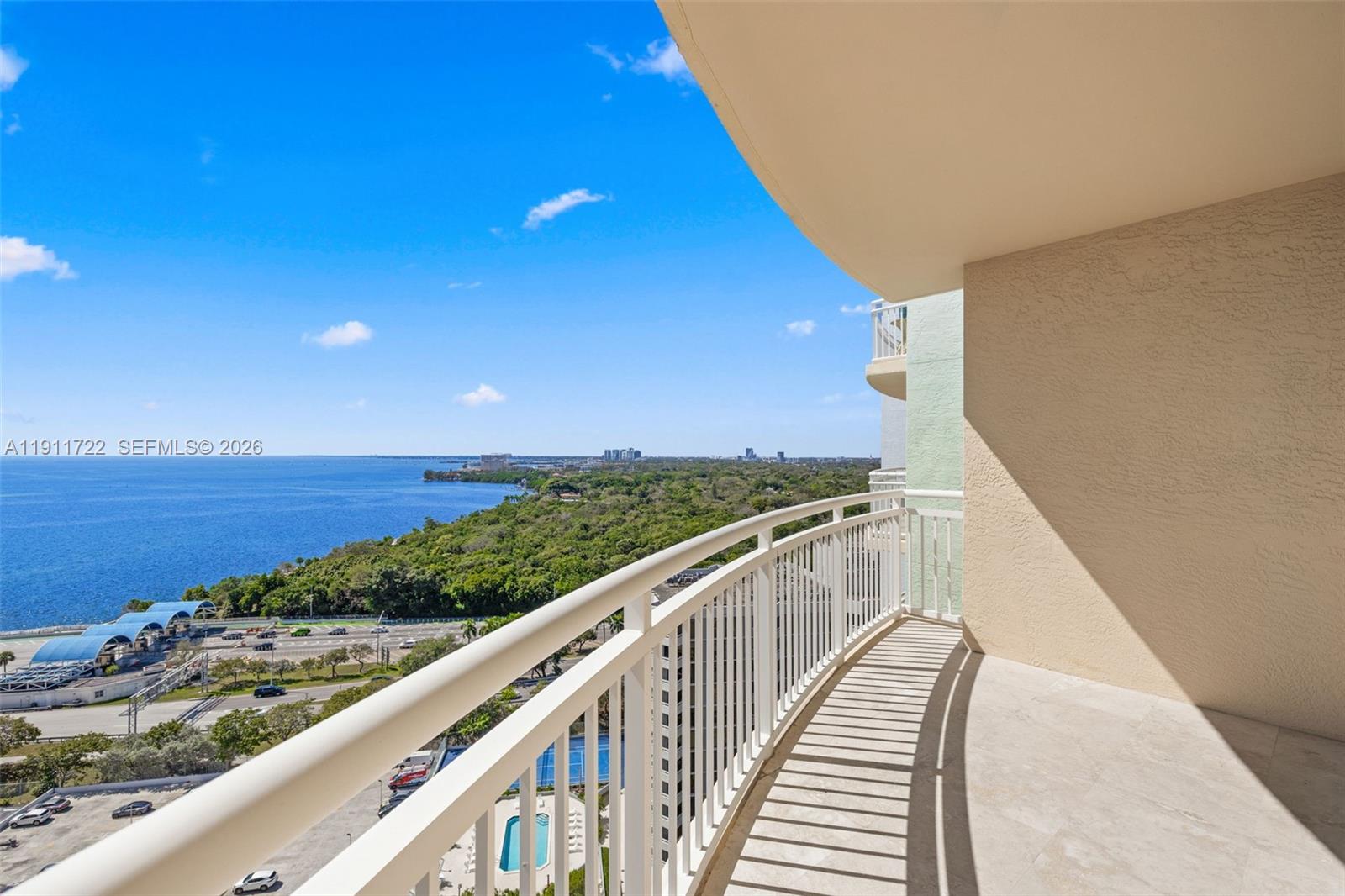 THE METROPOLITAN CONDO - Residential