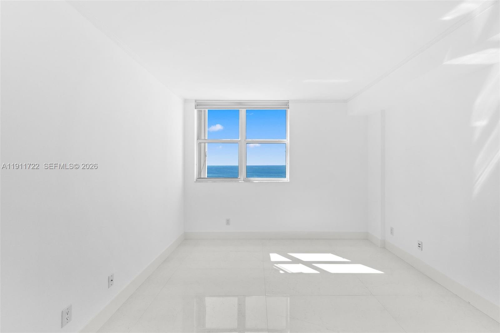 THE METROPOLITAN CONDO - Residential