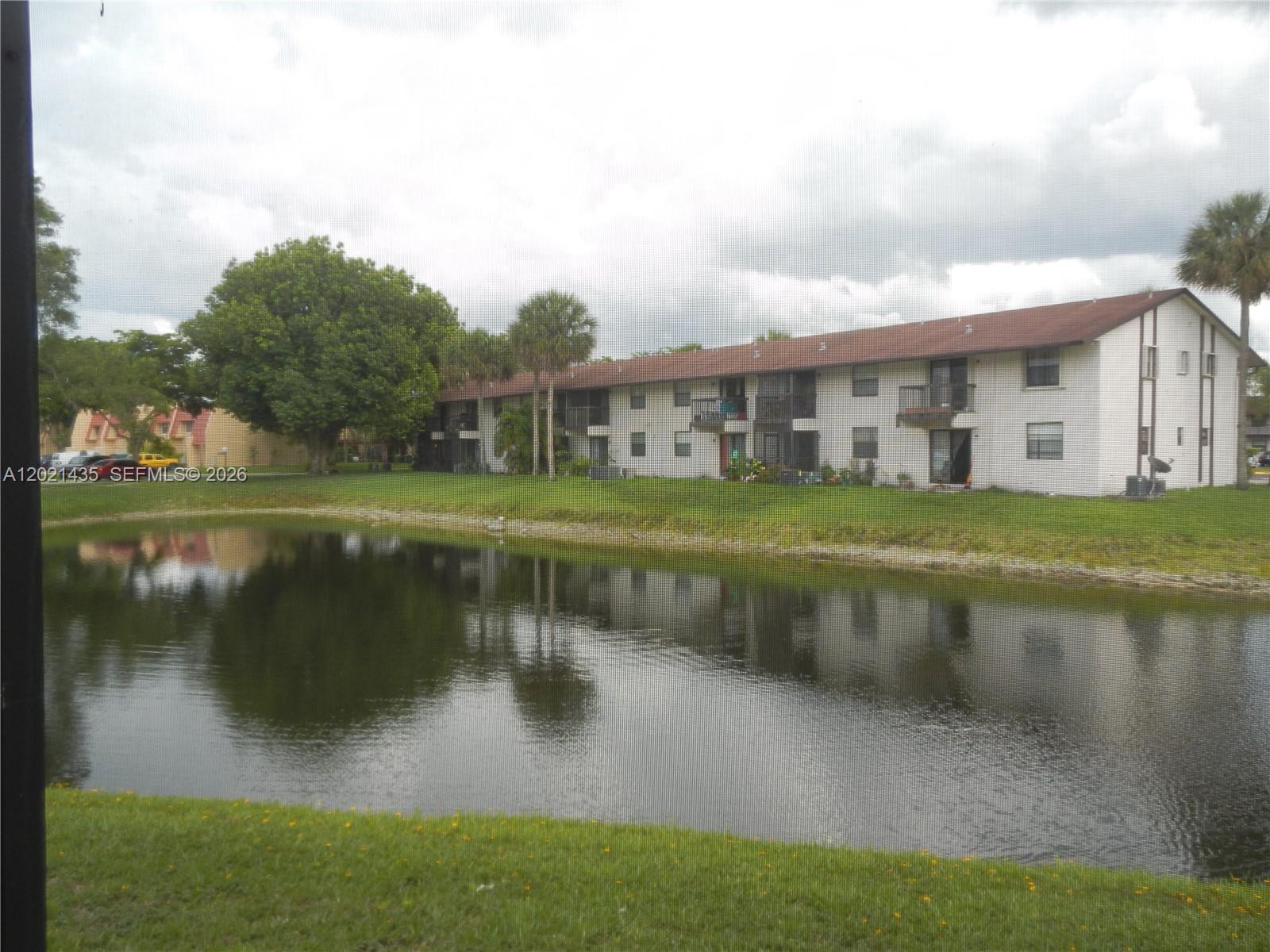 SHAKER WOODS VILLAGE - Residential