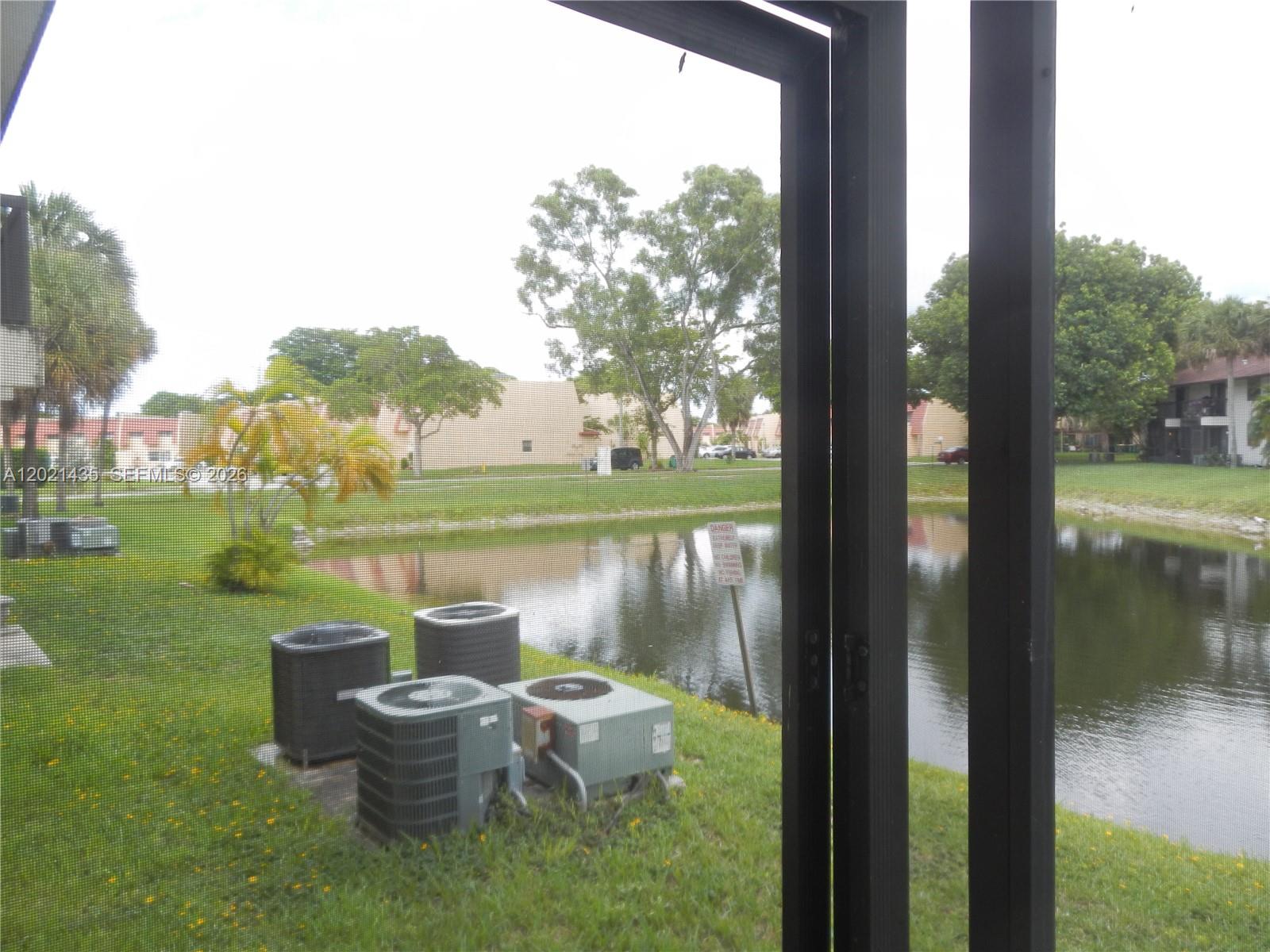 SHAKER WOODS VILLAGE - Residential