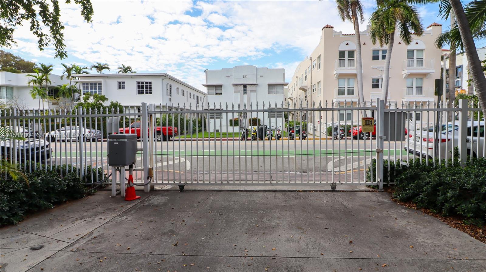 MERIDIAN PLAZA ASSOC COND - Residential