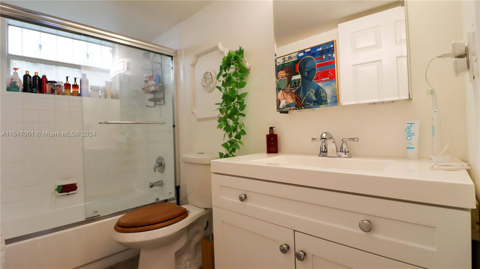MERIDIAN PLAZA ASSOC COND - Residential